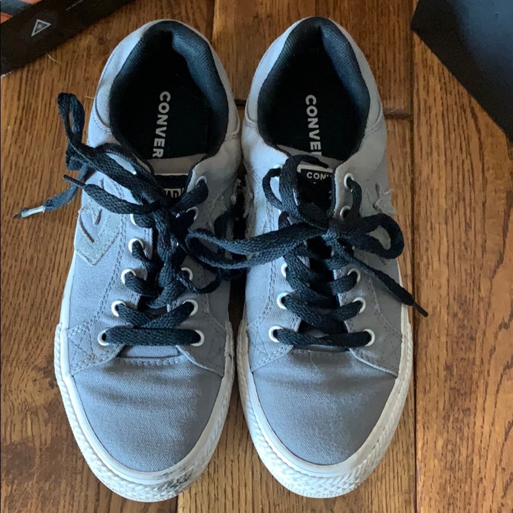 Boys converse shoes size 3